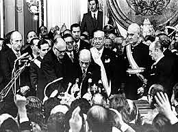 Asume Hector José Cámpora