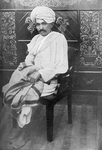 Ghandi conduce diversas protestas