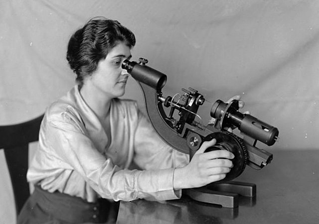 Lensometro o Frontofocómetro