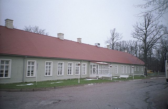 Kärdla kalevivabriku direktori maja, praegune Hiiumaa muuseum