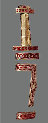 Fragments d’épée issus du Trésor de Childéric Ier