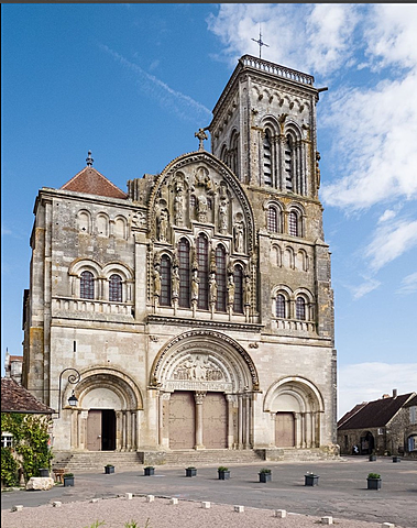 Basilique Sainte-Marie-Madeleine de Vézelay. façade