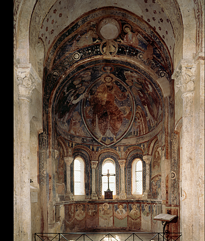 Berzé-la-Ville Chapelle des moines Vue de l’abside, fresques