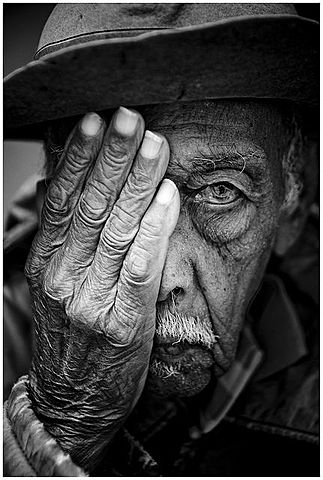 Teoría de la inactividad por Cummings y Henry.