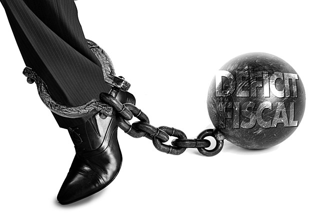 DISMINUYE EL DÉFICIT FISCAL