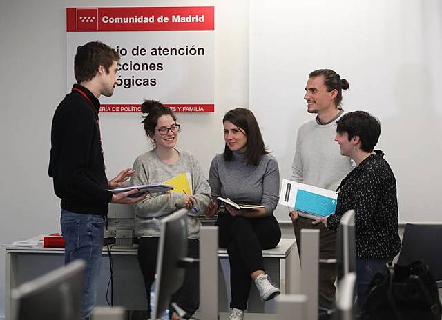 LOS ADOLESCENTES EN LA UNIVERSIDAD