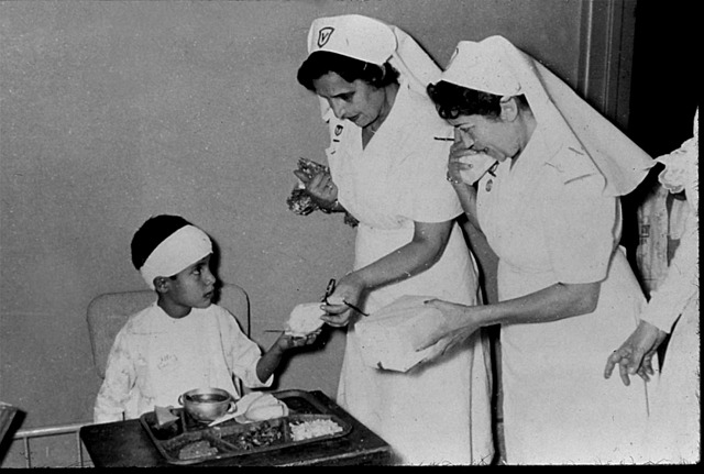 Es inaugurado el Hospital Infantil de México.