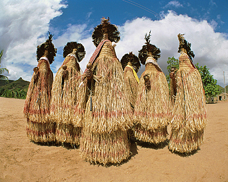 Trajes usados pelos índios para os seus rituais