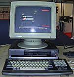 Primer uso de computadoras de escritorio en ciber.