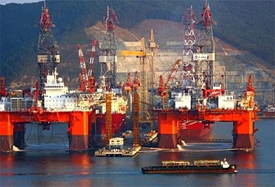 Disminución en los precios del petroleo