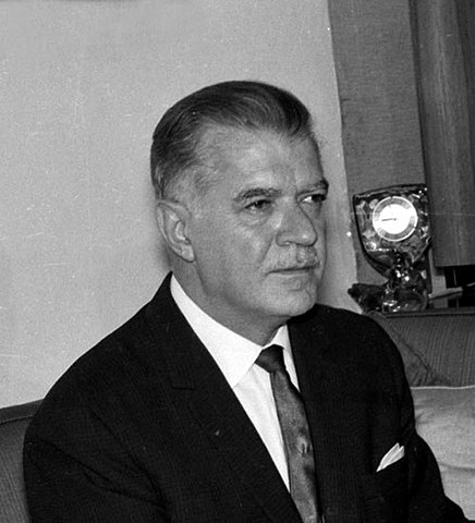 Javier Barros Sierra asume rectoría