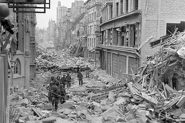 Alemania es derrotada en Normandía.