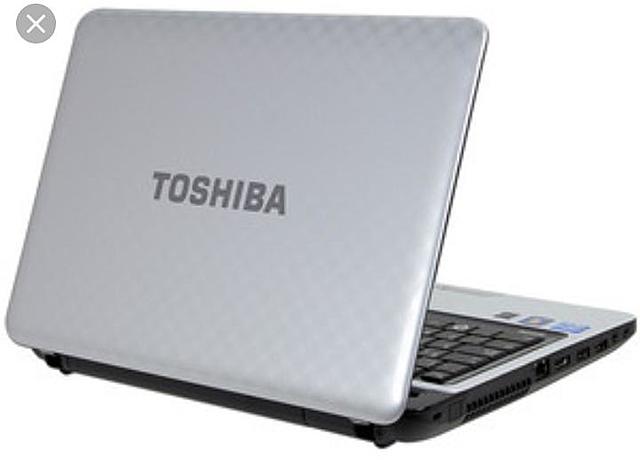 Primera computadora portátil, para buscar información en internet.