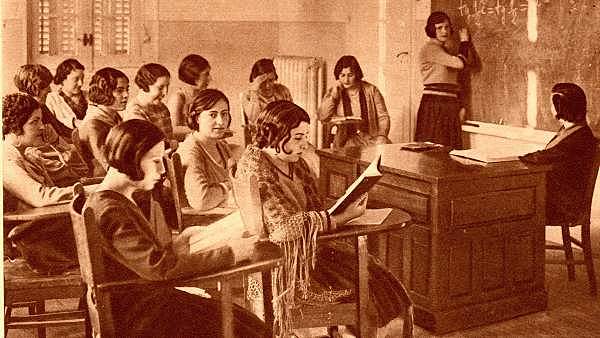 LAS MUJERES SON ACEPTADAS EN LAS UNIVERSIDADES