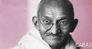 MAHATMA GANDHI CONDUCE PROTESTAS EN LA INDIA