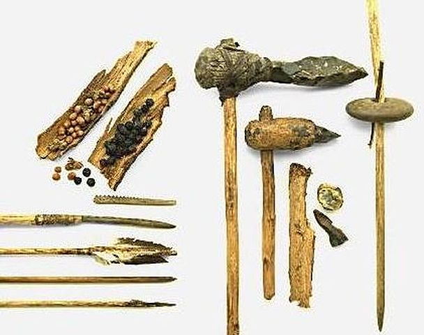 Utensilios de piedra, hueso y madera