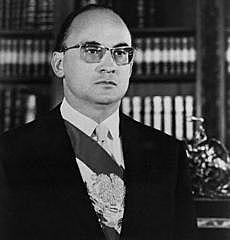 Entra en funciones presidente Luis Echeverria