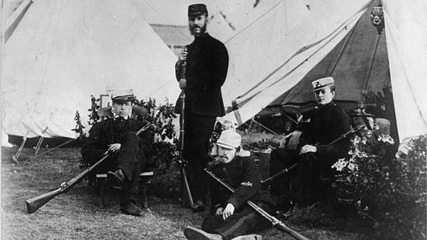 Movimientos armados en el país encabezados por Genaro Vázquez R. y Lucio Cabañas B. para la regulación de la posesión y portación de armas.