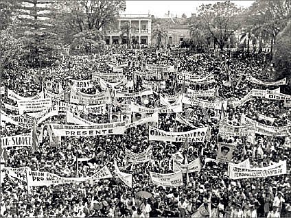 Multitudes piden la liberación de Perón
