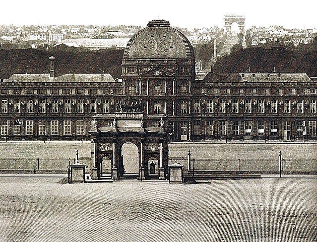 Palais des Tuileries, built by Catherine de' Medici using architect Philibert de l'Orme