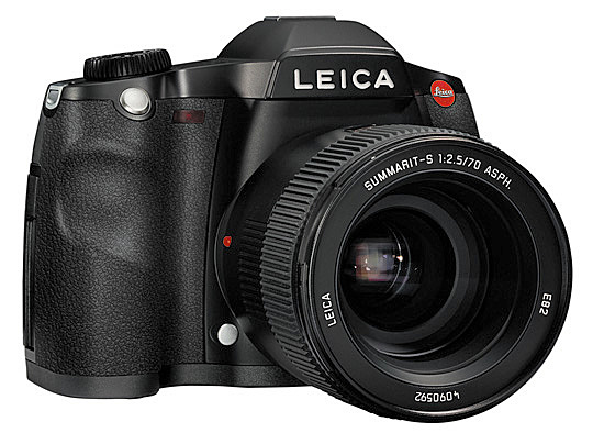 Cámara LEICA de medio formato con una resolución de 37 Mega pixeles.