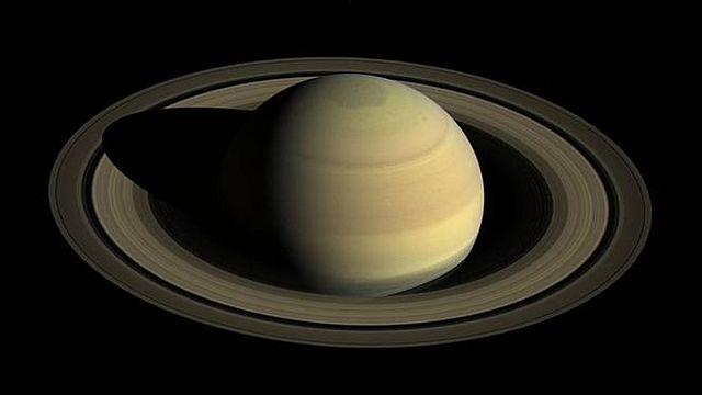 Christian Huygens descubre los anillos de Saturno y de Titán
