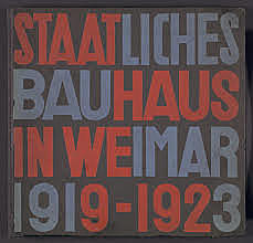 Staatliches Bauhaus founded