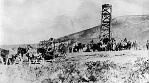 el coronel Edwin L. Drake quien perforó el primer pozo petrolero del mundo en 1890