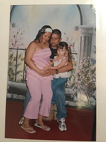 Foto con mi mamá y su embarazo