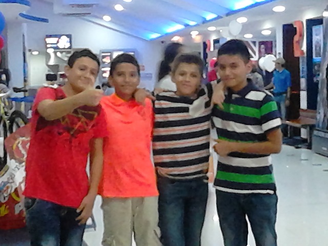 una salida a cine con compañeros del colegio