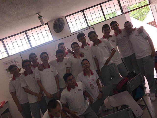 con los compañeros del salon