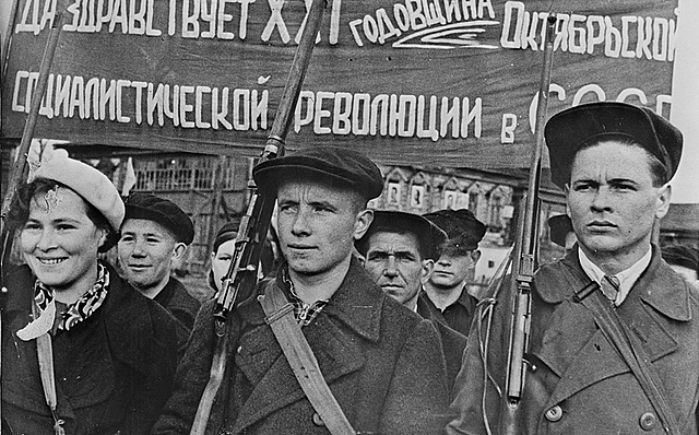 Se establecen vínculos con la URSS