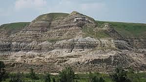 . Lehman  distinguished three orders of mountains: a) those he believed to have been formed when the world was made; b) those formed from sediment deposited in sheets under water; c) volcanic mountains.