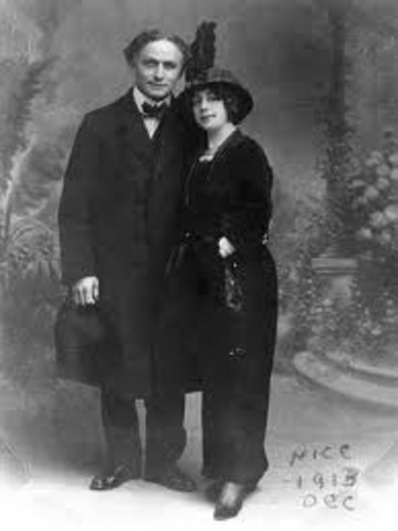 Harry Houdini gets married (date approximate)