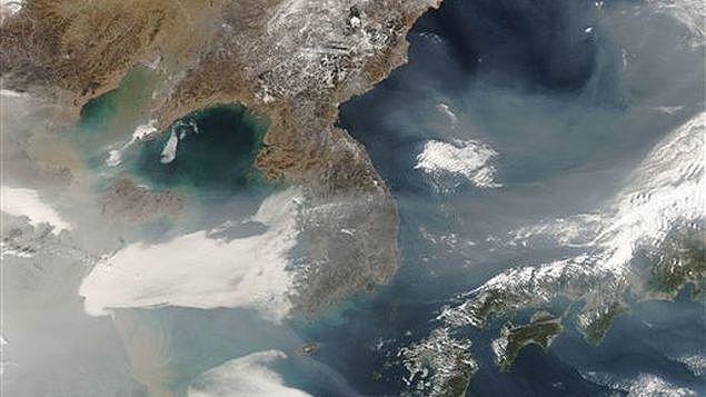 Nube marrón de Asia