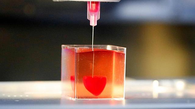 Impresión del primer corazón 3D