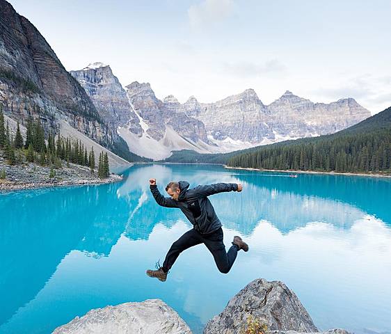 Lago Moraine y el Valle de los Diez Picos – Canadá