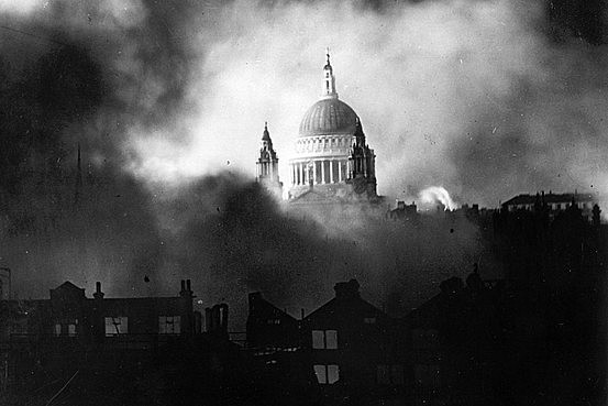 Alemania bombardea a Londres