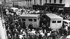 The Troubles in northern Ireland starts