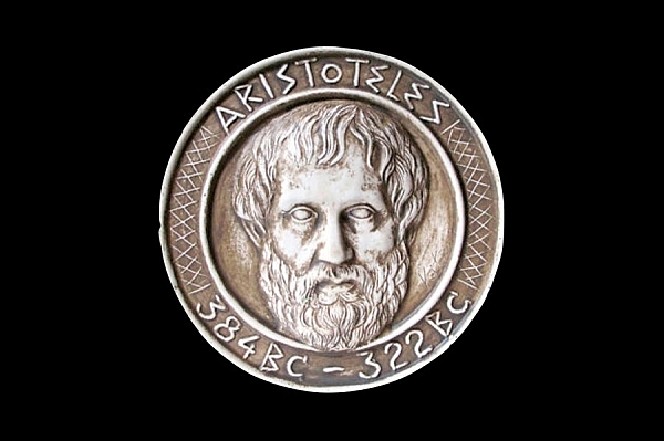 Aristóteles 384-322 a. C: “Conocía muy bien la estructura del cerebro y llegó a la conclusión de que, entre todos los animales, el hombre es el que posee el cerebro más grande en relación con el tamaño de su cuerpo” (Kolb & Whishaw, 2006, p.4).