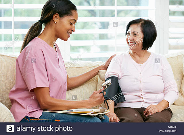 Se crea de forma efectiva la figura de la enfermera visitadora