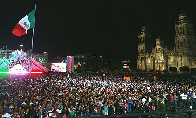 Se oyen un vitoreo hacia César