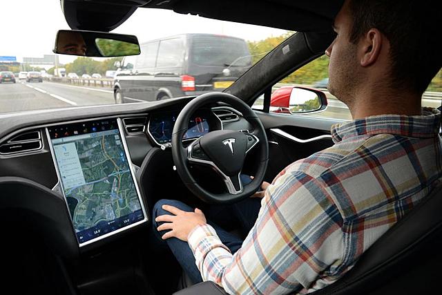 Tesla Auto pilot