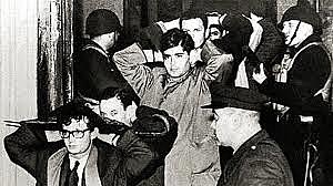 La noche de los bastones largos