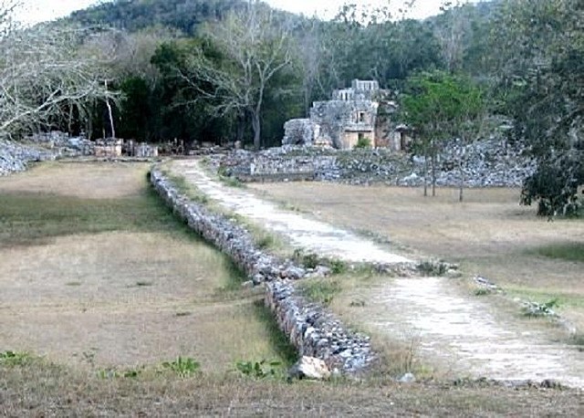 La civilizaciòn maya construye la primera red de comunicaciòn masiva