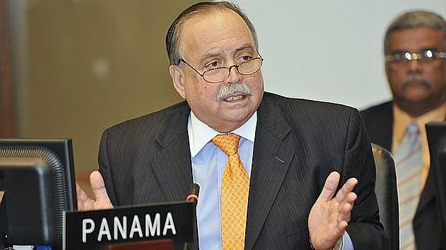 Nicolás Maduro es colombiano, por tanto no puede presidir Venezuela