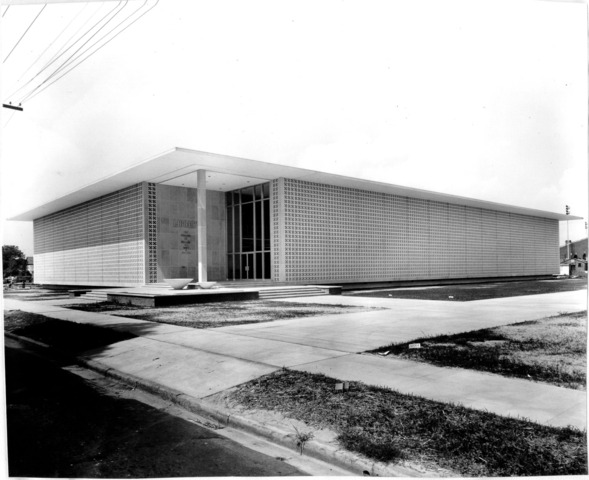 The library of College of William and Mary Norfolk branch