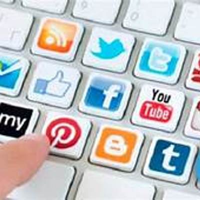 Timeline: Redes Sociales