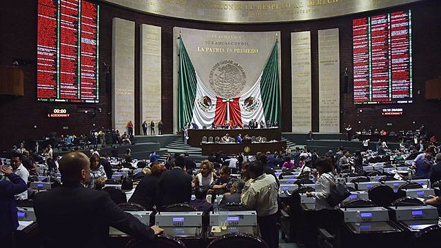 La mayoría de las legislaturas locales aprobaron la reforma constitucional