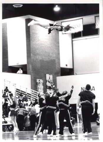 ODU Cheerleaders Dancing